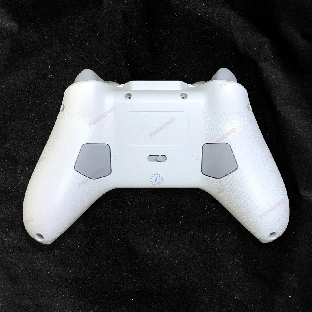 Bagian belakang controller dan tombol macro